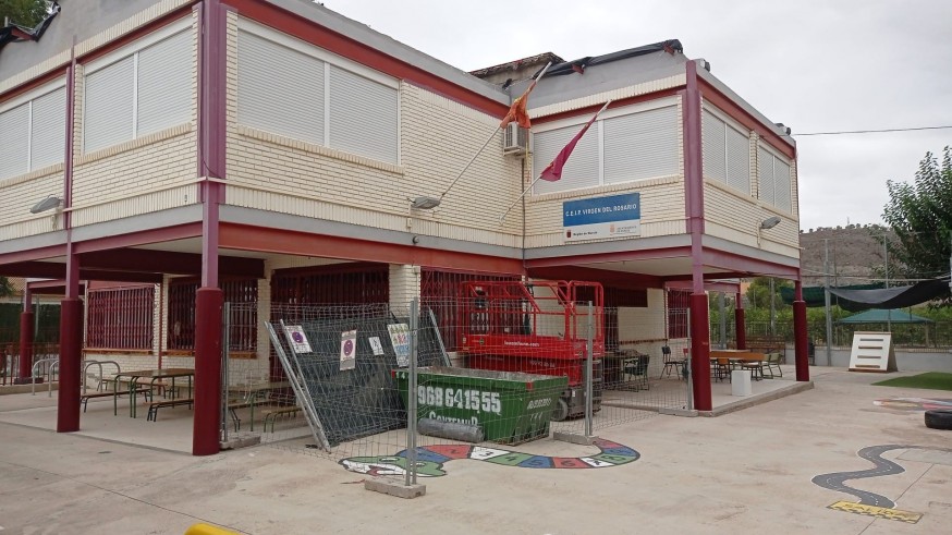 Los padres del Colegio Virgen del Rosario de La Cueva no descartan más movilizaciones