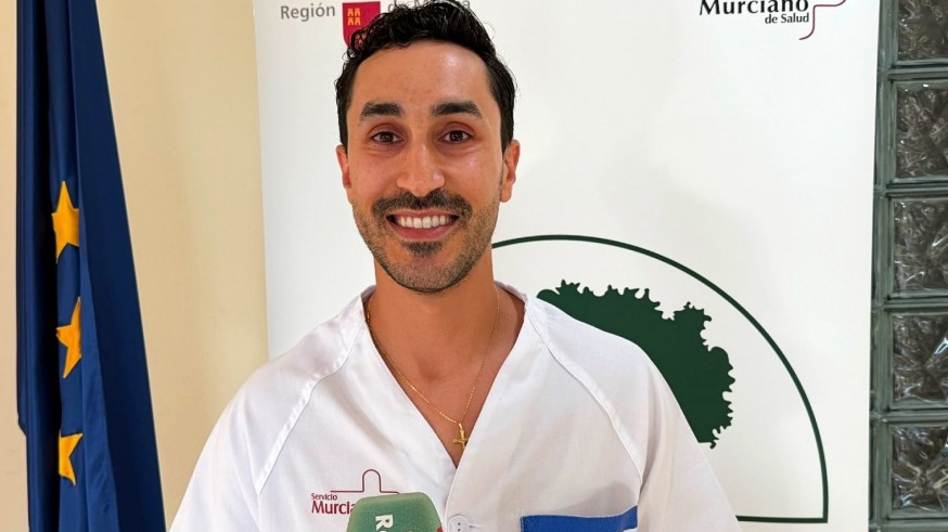 El enfermero ciezano Mario Aroca, premiado por su investigación