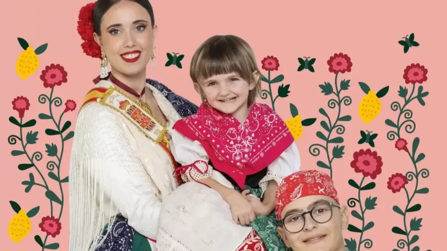 Las peñas huertanas tienen a la venta el pañuelo solidario de la Fundación Aladina