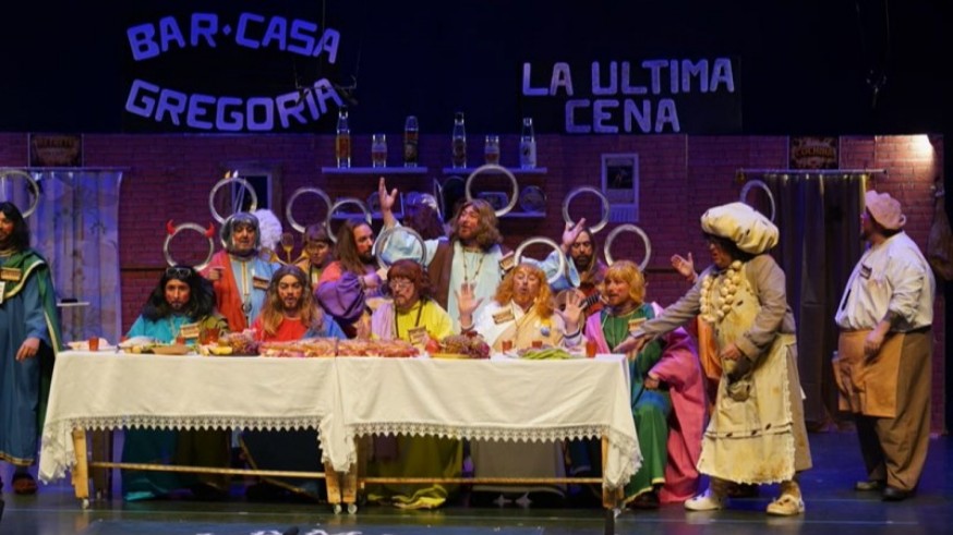 La chirigota de 'Los Robinsones de la Isla' , ganadora del concurso de Cartagena