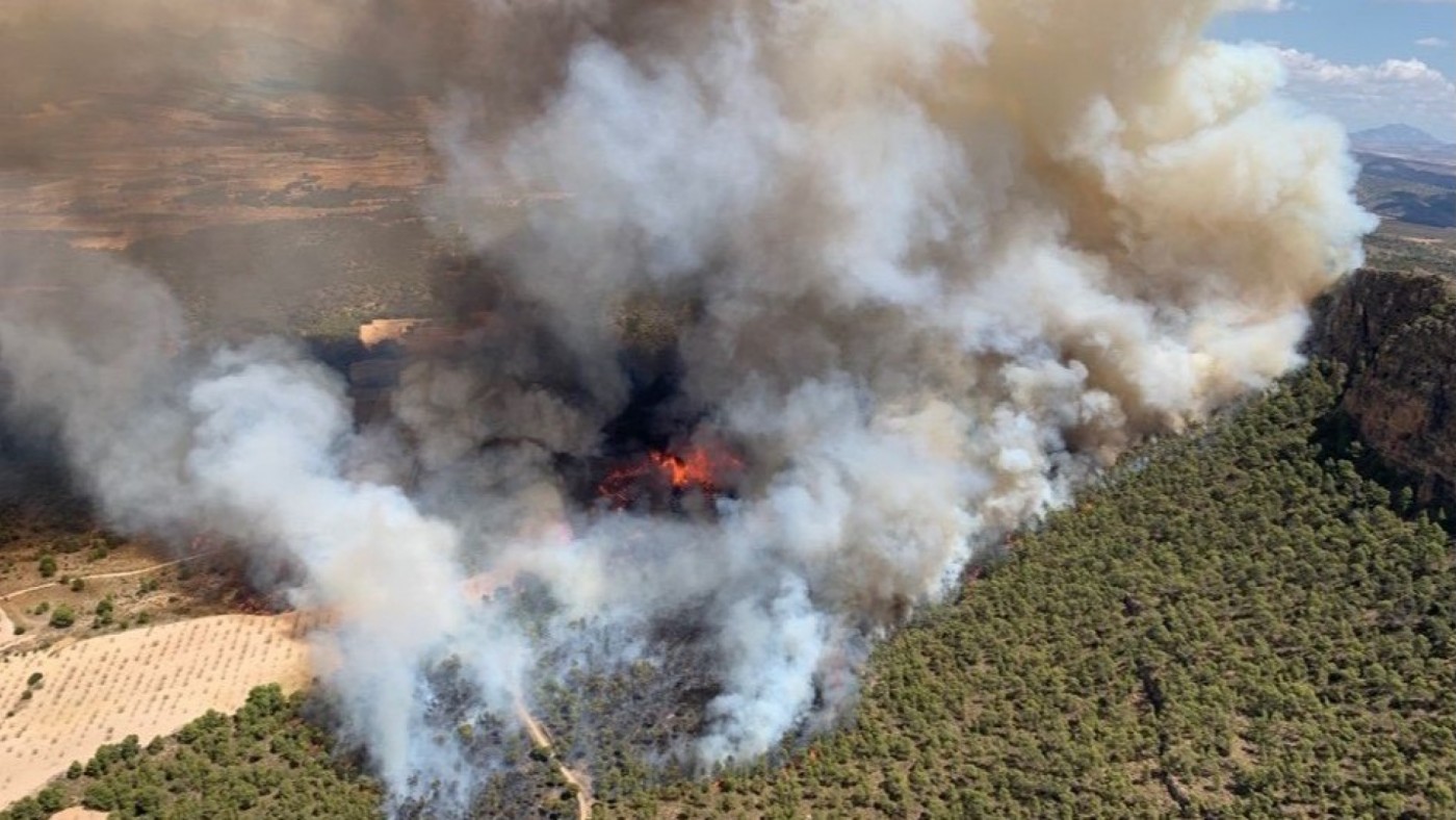 El Gobierno Regional solicita ayuda a la UME para extinguir el incendio de Sierra Larga en Jumilla