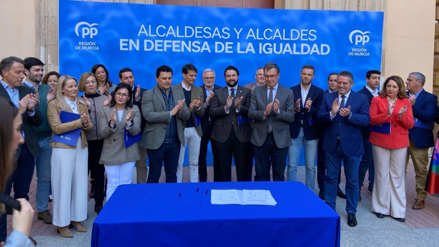Los 30 alcaldes del PP de la Región firman el manifiesto por la igualdad de los españoles