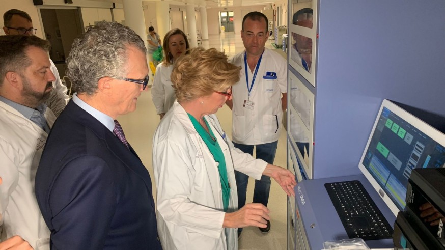 El hospital Virgen de la Arrixaca instala dispensadores automatizados de medicamentos