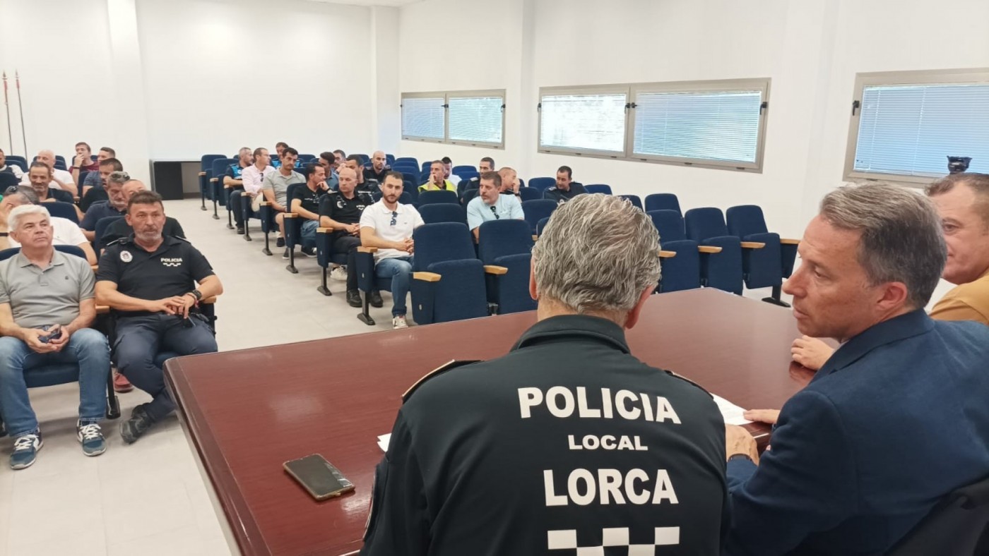 Gil anuncia la creación de un grupo de Policía Local específico para pedanías en Lorca