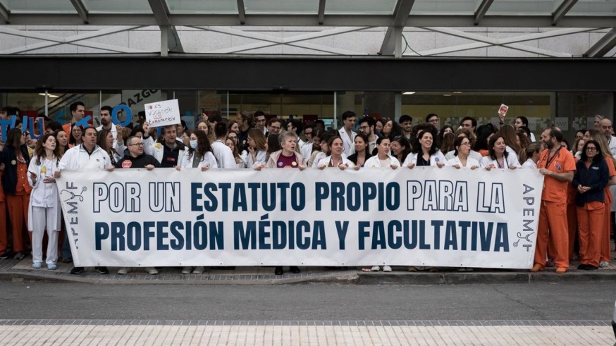 Los sindicatos médicos decidirán tras Semana Santa si desconvocan la huelga que ha afectado 41.000 citas