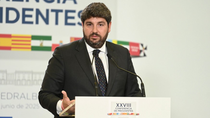 López Miras exige elecciones y acusa a Sánchez de no tener “capacidad de gobernar”