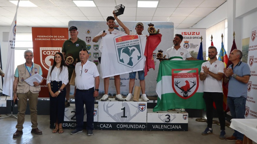 Antonio Molina y su pájaro 'Roberto', campeones de España de silvestrismo