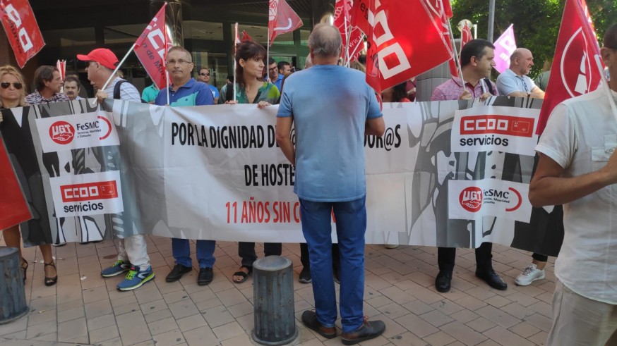 Manifestación de UGT y CCOO hoy en Murcia (foto: ORM)