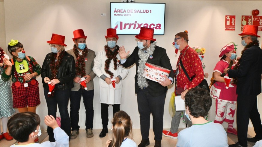 Pupaclown alegra la Navidad de los niños hospitalizados en la Arrixaca tras 27 años de visitas