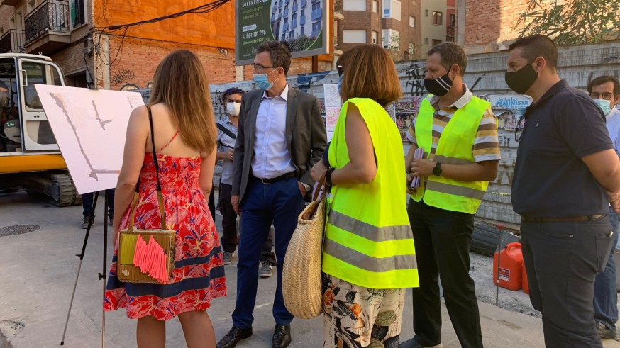 El alcalde de Murcia, José Ballesta, supervisa las obras de remodelación del barrio de Santa Eulalia