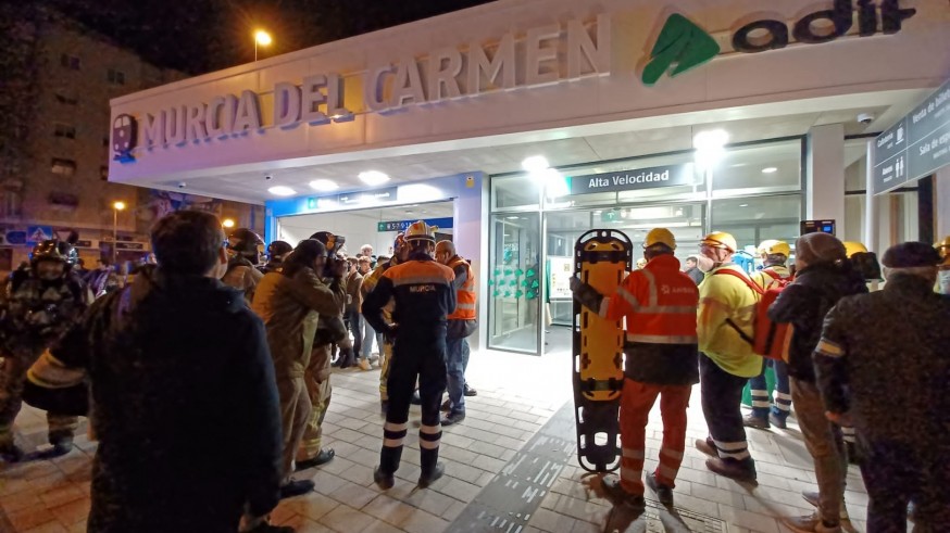 Simulacro de emergencia a escala real en la Estación de Murcia del Carmen