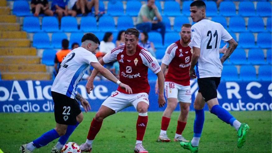 El Real Murcia cae ante el Hércules en su última prueba (2-1)