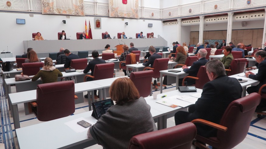 La Asamblea aprueba la moratoria urbanística en el Mar Menor hasta que se desarrolle el Plan de Ordenación de la cuenca