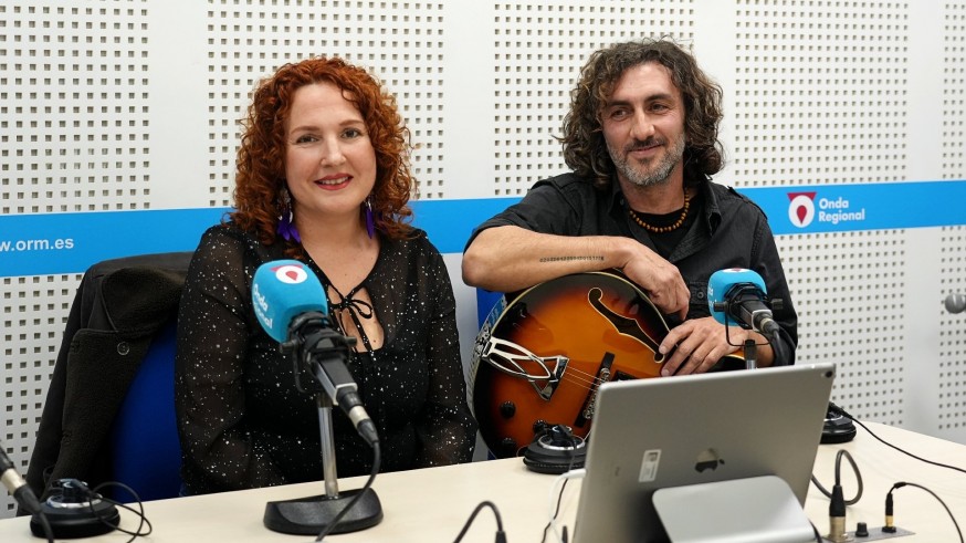Victorias musicales. Volvemos a contar con la visita de Yolanda Pedreño y Patxi Navarro, componentes de los cartageneros The Violet Cluster