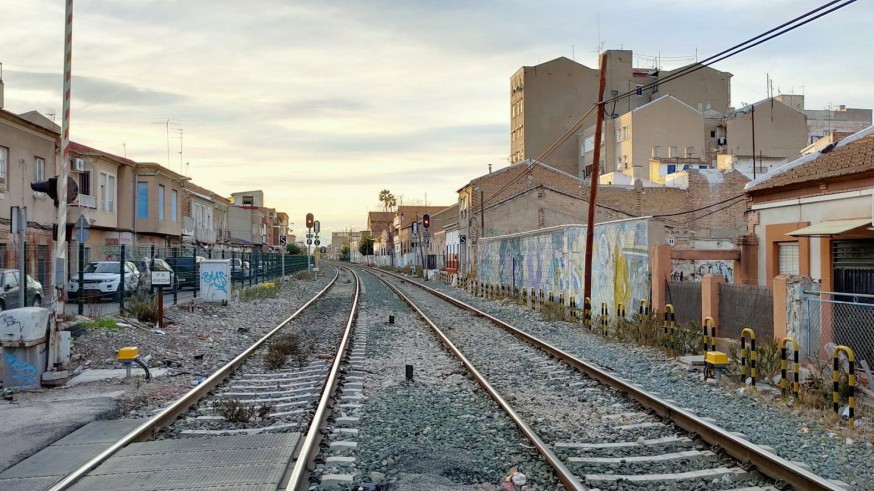 Las vías del tren a su paso por Barriomar