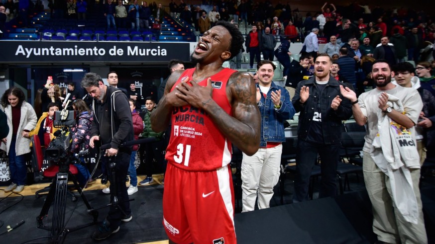 El UCAM Murcia renueva a Ennis hasta 2027