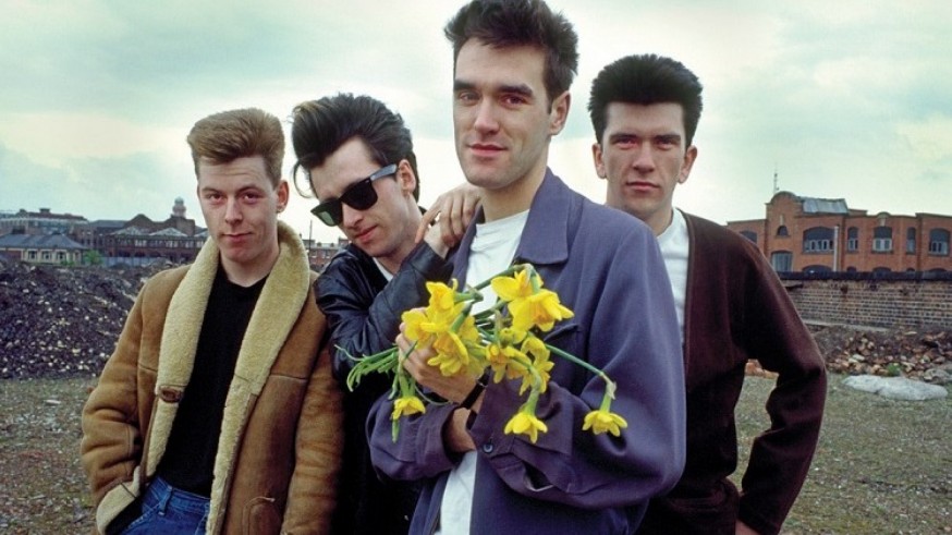 Muere Andy Rourke, el chico de barrio que devolvió la importancia del bajo al pop con The Smiths