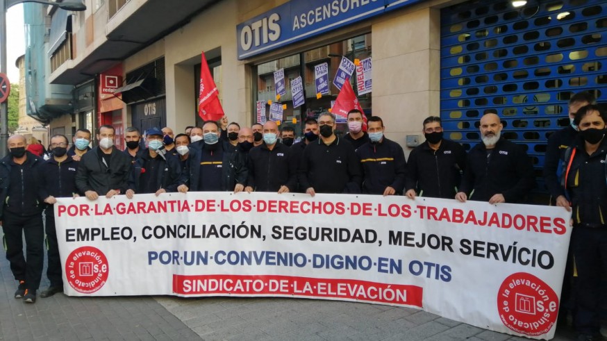 Huelga de los trabajadores de OTIS para pedir la revalorización del sueldo y rebajar la carga de trabajo