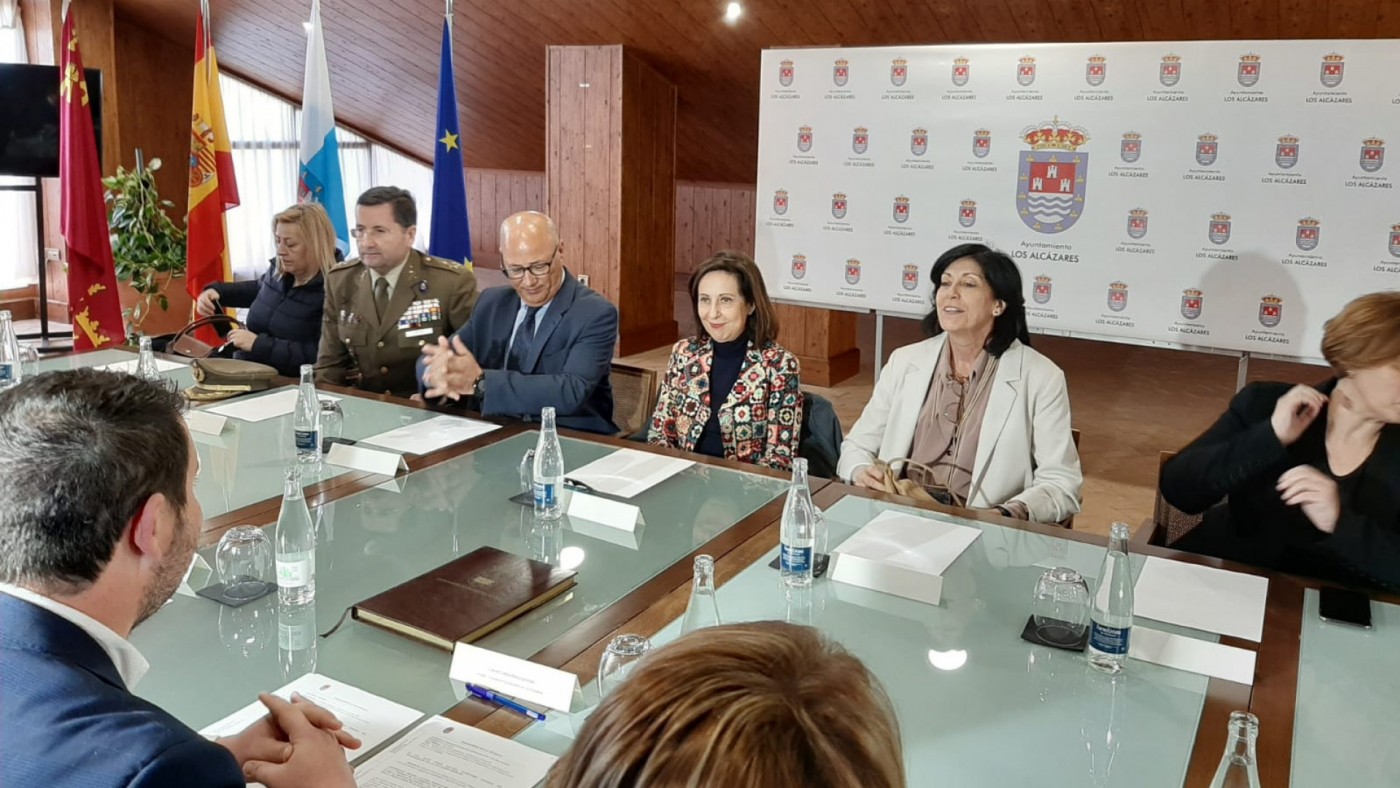 Reunión entre la ministra y el alcalde de Los Alcázares
