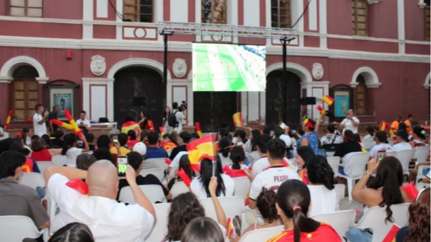 La Región "calienta" el ambiente para la final del Mundial