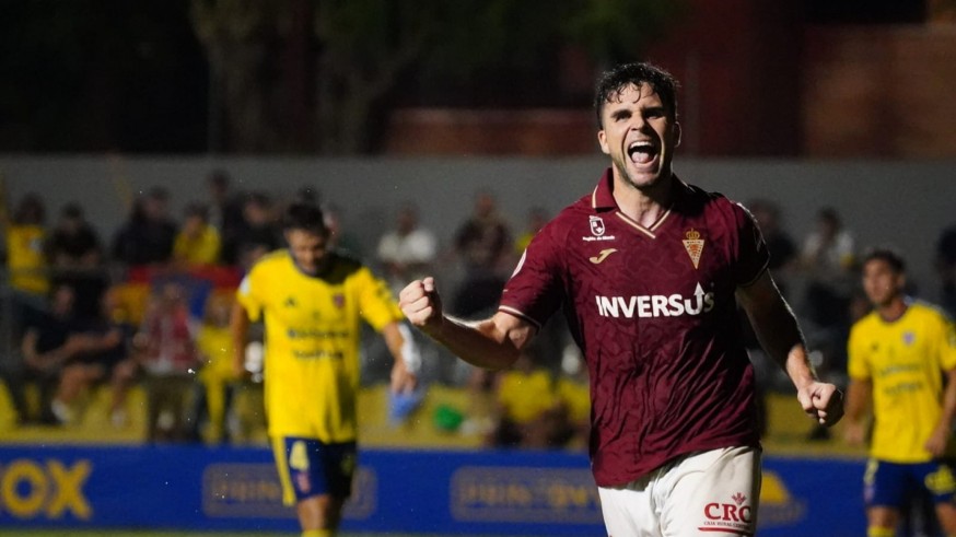 Álvaro Giménez acerca al Murcia a la Copa del Rey remontando en Orihuela