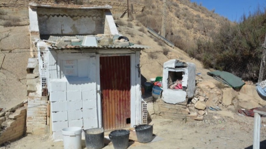 Cáritas atendió el pasado año en la Región a unas 300 personas que vivían en chabolas o infraviviendas