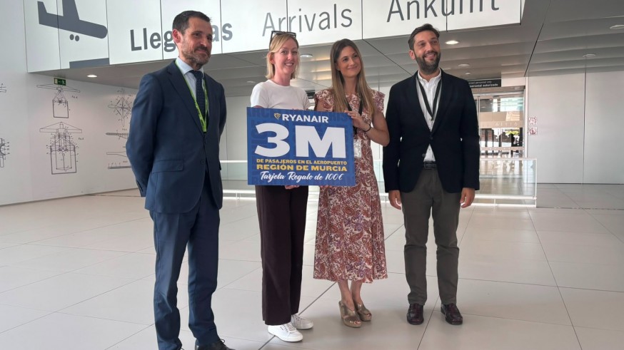 Ryanair celebra los tres millones de pasajeros en la Región