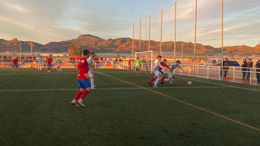 El Mazarrón se reencuentra con la victoria ante Los Garres (1-0)