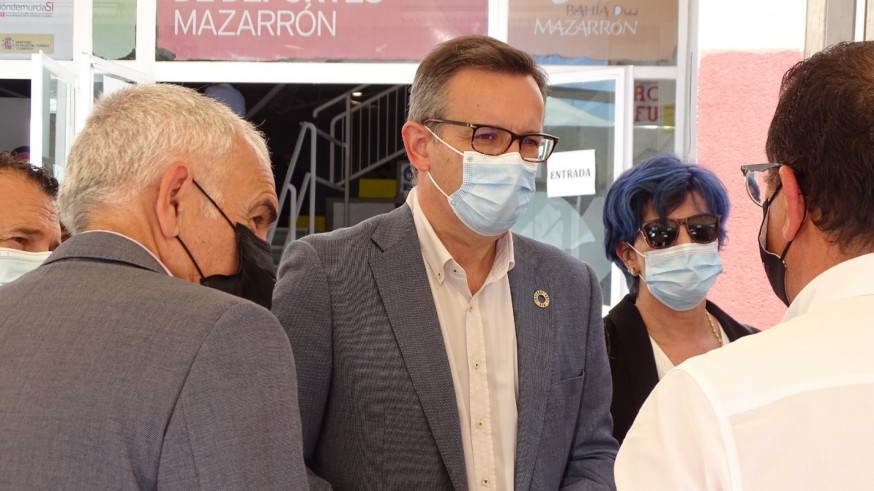 Conesa critica a Miras por decir que la gente no quiere vacunarse con Astrazeneca