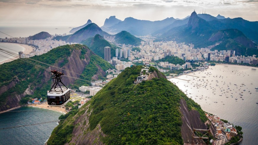 Vista de Río de Janeiro tras subir en teleférico hasta el monte Pan de Azúcar