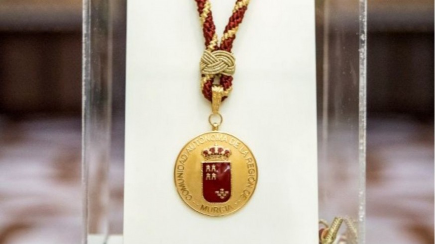 Once personalidades e instituciones recibirán la Medalla de Oro de la Región de Murcia
