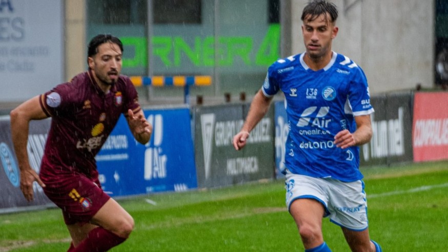 El Lorca Deportiva salva un punto en el barro