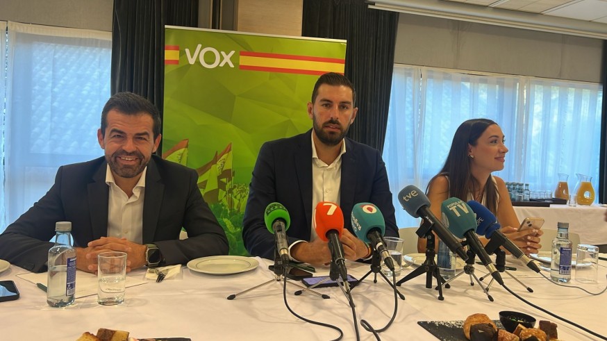 Vox no respaldará los presupuestos de la Comunidad sin un plan de repatriación de menores migrantes