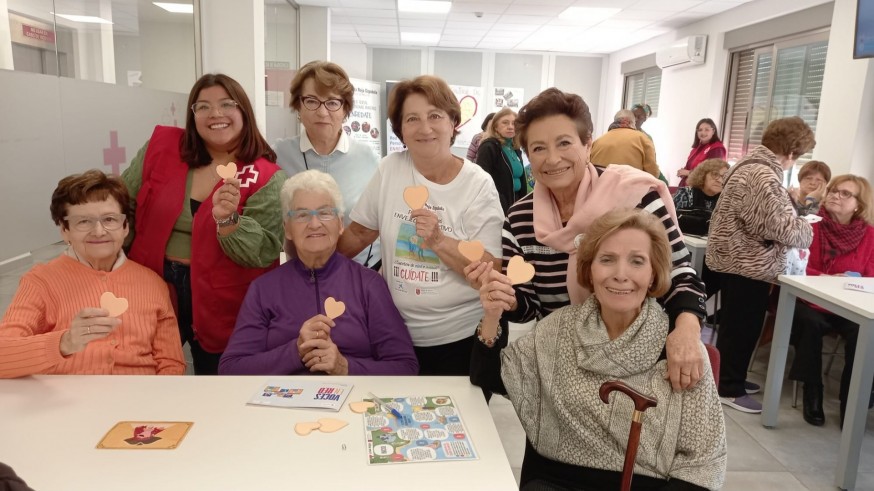 Más tecnología para paliar la soledad entre los mayores en la Región