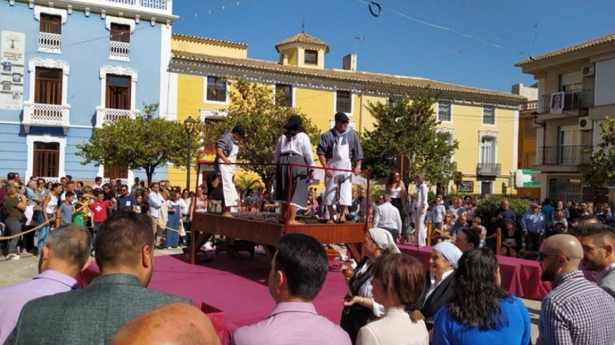 Bullas celebra la pisada de la uva y la bendición del primer mosto de la vendimia de este año