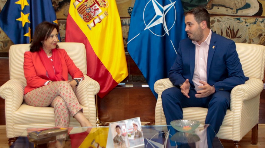 Reunión entre la ministra y el alcalde de Los Alcázares