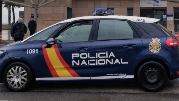 vehículo de la Policía Nacional