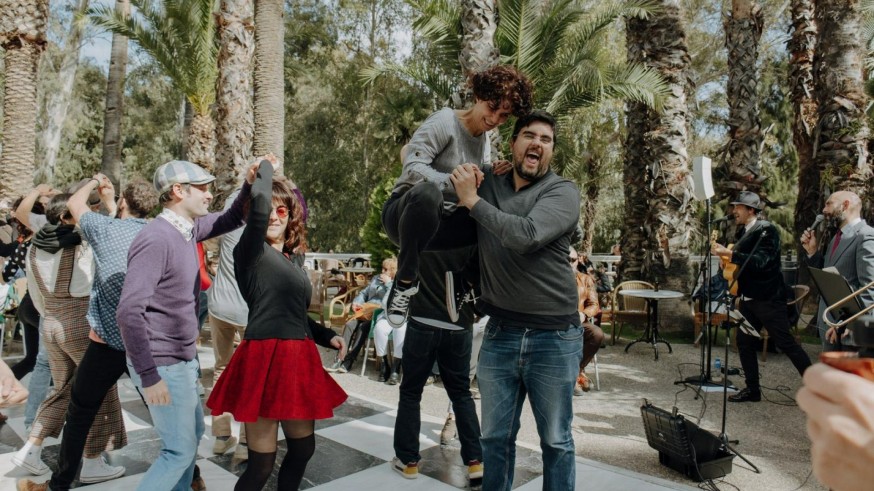 Un centenar de parejas se dan cita en el Balneario de Archena para bailar swing