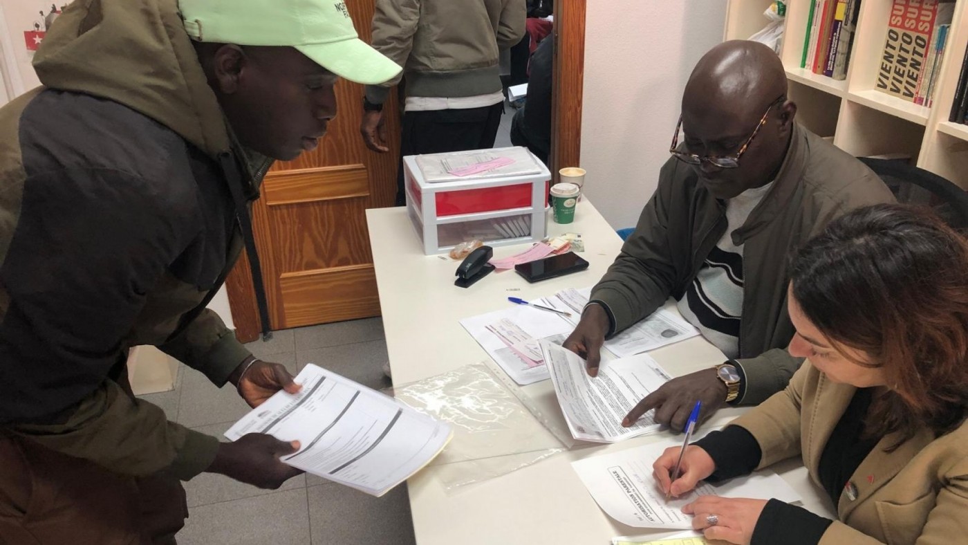 Más de 300 senegaleses renuevan su pasaporte en Murcia