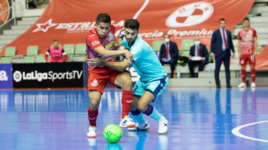 Cholo Salas, en un lance del partido
