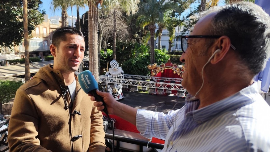 El Carnaval de Águilas encara su recta final con un lleno absoluto y el respaldo de la industria carnavalera