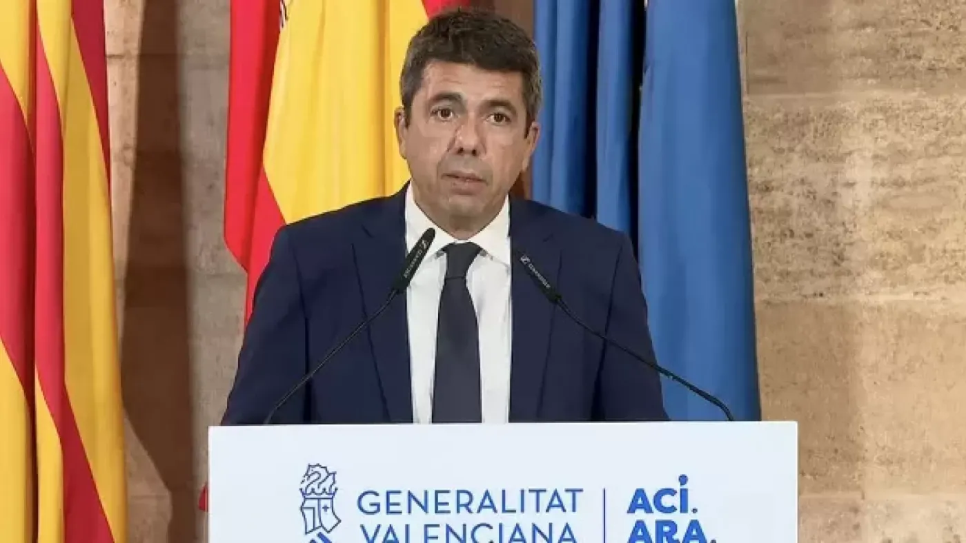 Carlos Mazón traslada su dimisión al registro