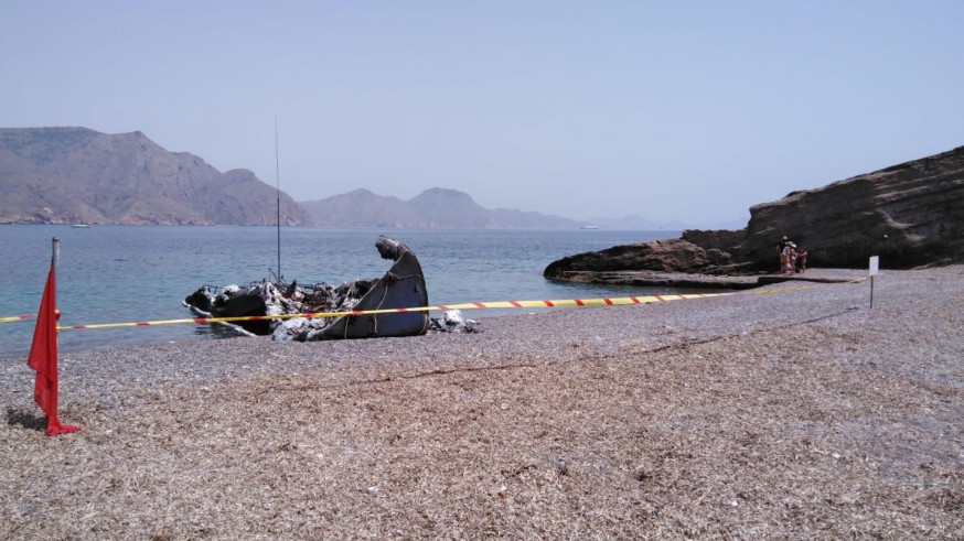 Cala Salitrona durante las labores de limpieza