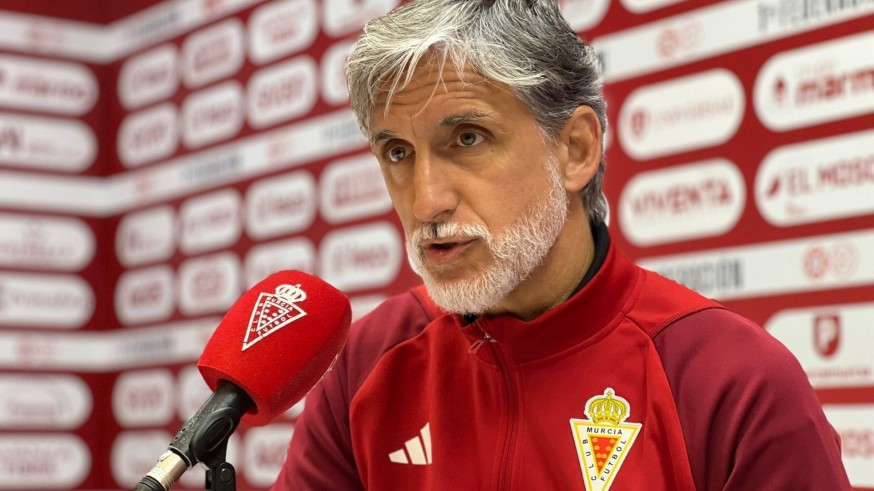 Alfaro admite que Arturo está más fuera que dentro