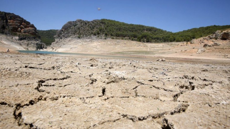 La cabecera del río Tajo seca. EFE