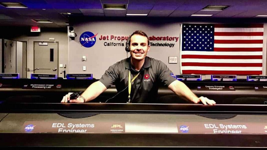 Fernando Abilleira preparado para seguir la llegada de InSight a Marte