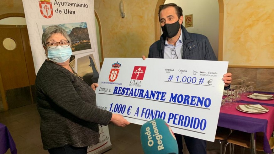 EL MIRADOR. Cheques de 1000 € a los hosteleros de Ulea