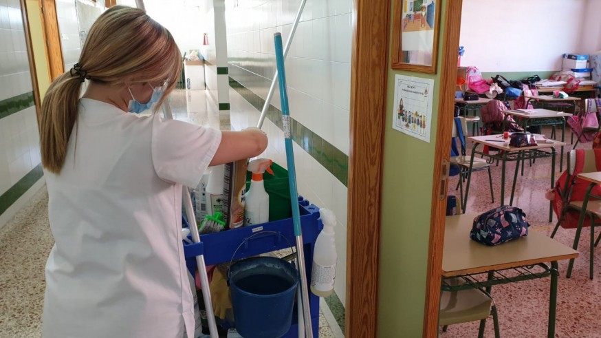 Limpieza y desinfección en un colegio. ORM