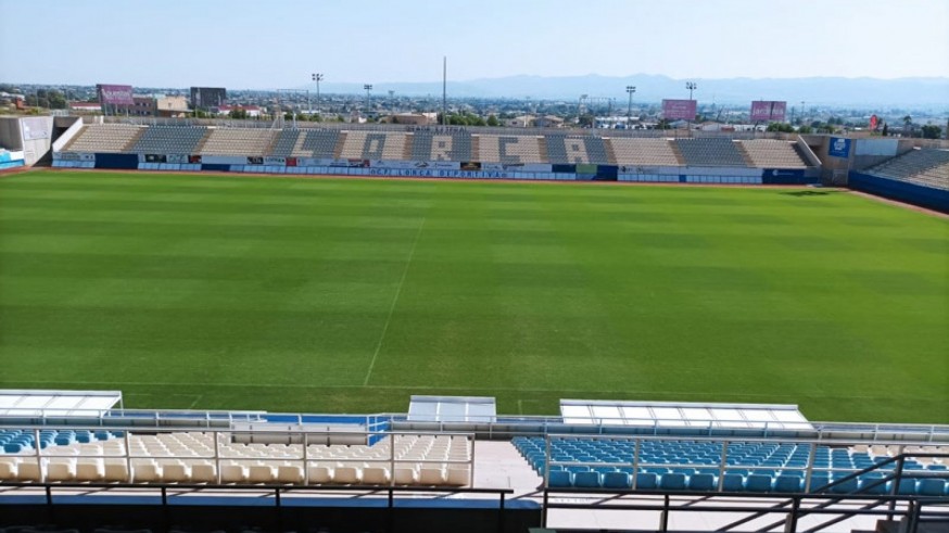Un mes durarán las labores de resiembra del césped del Estadio Artés Carrasco