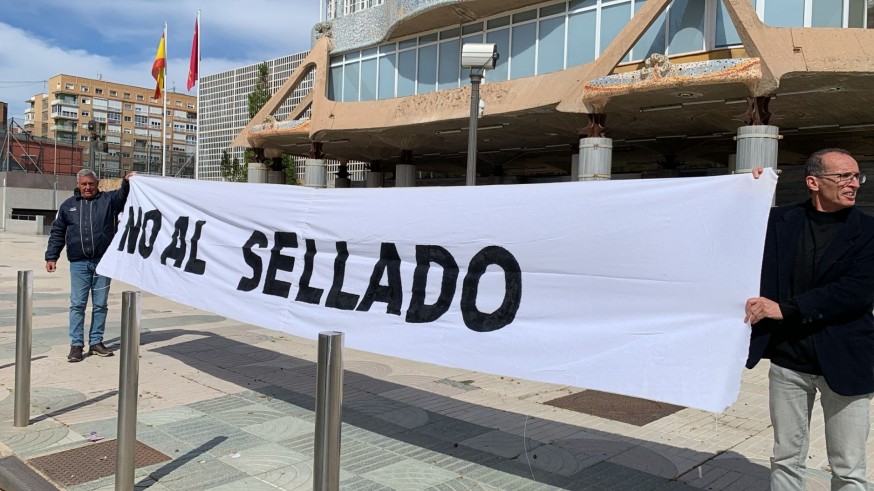 La Asamblea Regional reclama la retirada de los estériles de la bahía de Portmán 